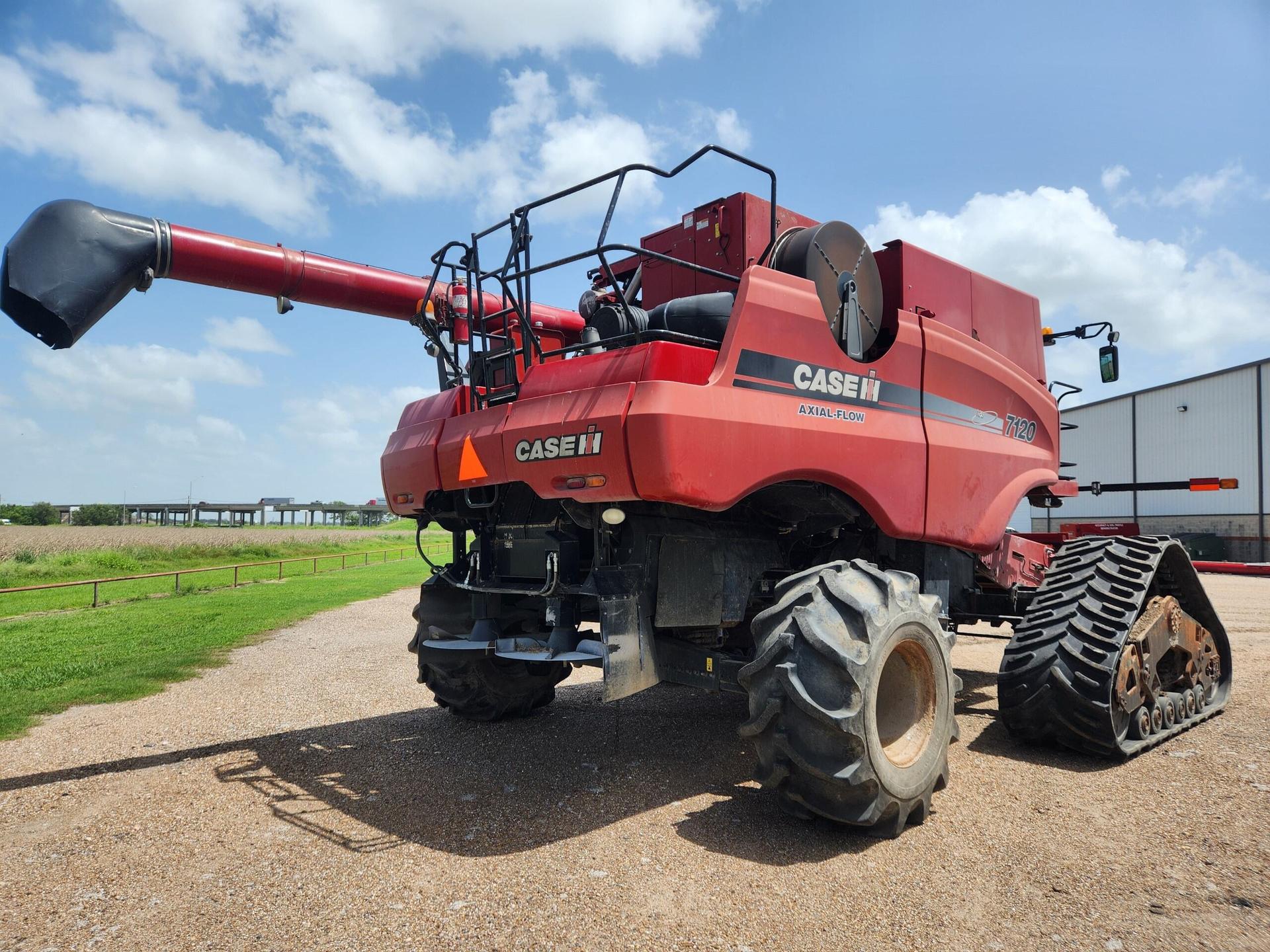 2011 Case-IH 7120